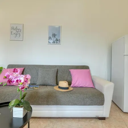 Izzhome Escape 2 Villa San Pietro