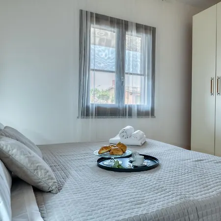 Izzhome Escape 2